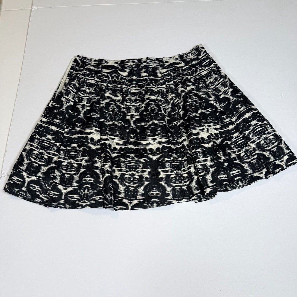 J.Crew Mini Skirt Womens 6 Black Blurred Ikat Printed Pleated Lined Back Zip